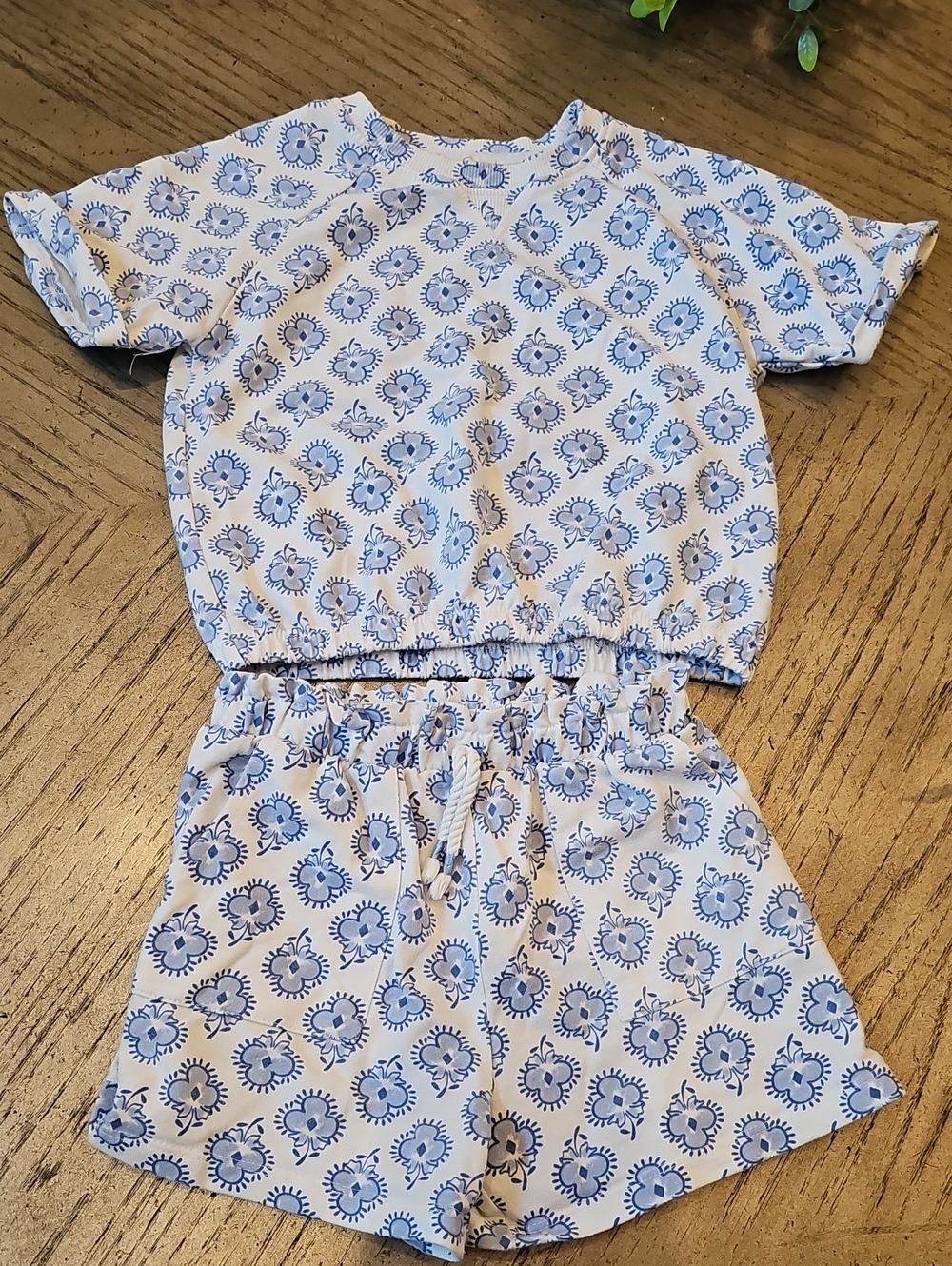 Floral Top With Matching Shorts Size 6 Jessica Simpson